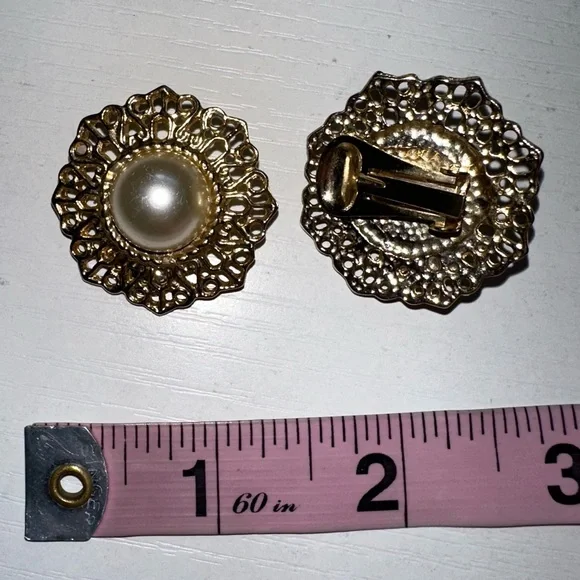 Vintage Gold Tone Faux Pearl Clip On Earrings - Picture 5 of 5